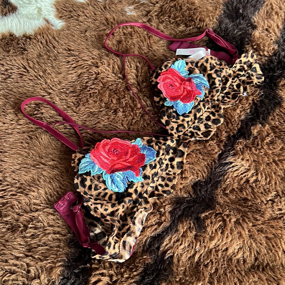 VS PINK Lace Triangle Bralette
